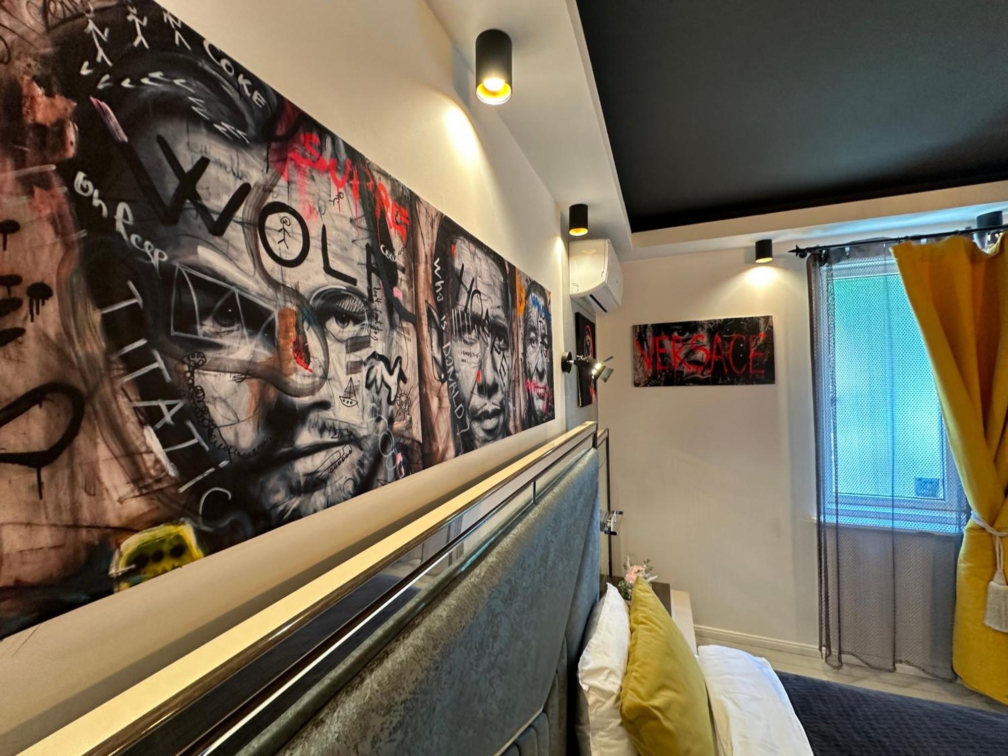 The Fame - Modern Studio In Top Location & Parking Craiova Bagian luar foto