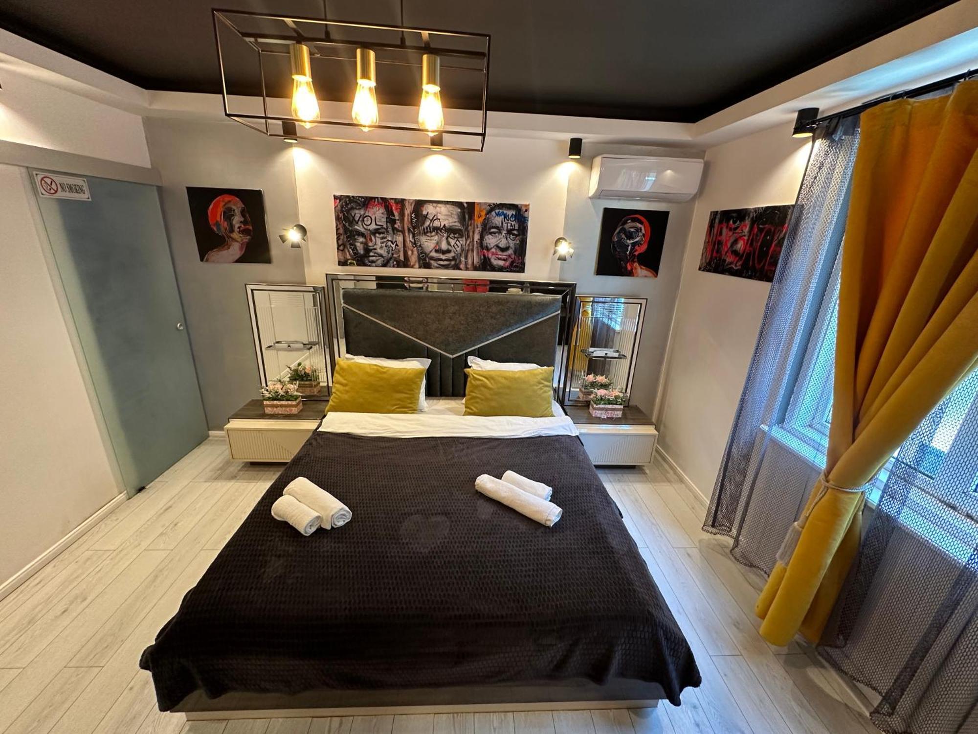 The Fame - Modern Studio In Top Location & Parking Craiova Bagian luar foto